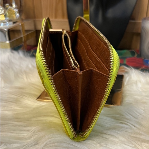 Tory Burch Neon Yellow Green Python Embossed Zipper Long Wallet - Picture 10 of 13